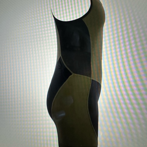 SUGOI Women's Olive and Black Triathlon Suit NWT - Picture 6 of 6